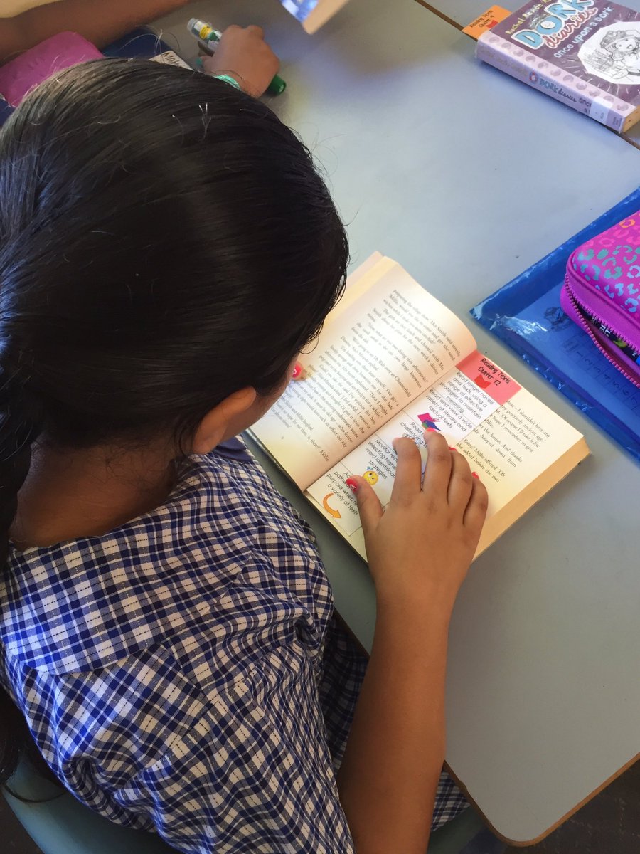 cassiehide's tweet photo. @56H_RPS  are taking charge of their learning and monitoring their reading with cluster book marks! https://t.co/gnWI7L04yV