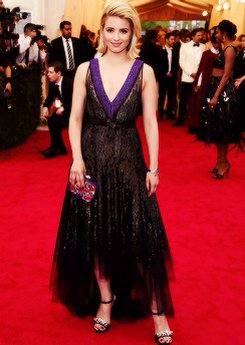 QuinnBotTH's tweet image. เห็นคนพูดถึง #MetGala กัน เรามาย้อนดูปีที่แล้วๆ ของไดอาน่ากันดีกว่าเนอะ ปี 2011, 2012, 2014, 2015 ตามลำดับค่ะ