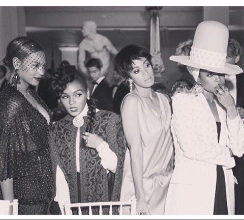 fatbellybella's tweet photo. MetBall2014 ... #squaaaad!
Lookin like the mean girls . Lol https://t.co/beMKO7nXaW