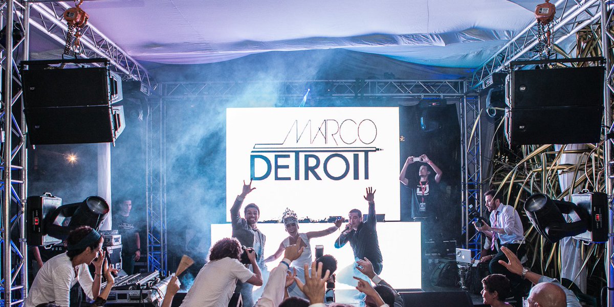 djmarcodetroit's tweet photo. Los Novios y los invitados siempre disfrutan de mis loqueras en tarima! #boda #wedding #djmarcodetroit #marcodetroit https://t.co/U4Q9T4PLVd