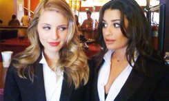 QuinnBotTH's tweet image. รู้หรือไม่? Gleekในต่างประเทศเขาจิ้นคู่ dianna agron - lea michele ด้วยนะคะ หลายเป็นชื่อ Achele