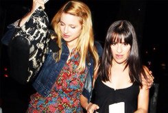 QuinnBotTH's tweet image. รู้หรือไม่? Gleekในต่างประเทศเขาจิ้นคู่ dianna agron - lea michele ด้วยนะคะ หลายเป็นชื่อ Achele