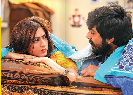 tamildevil's tweet photo. Lovely new candid stills of #BruceLee featuring @gvprakash, @kriti_official - the new hot pair in K'town! @p-santh https://t.co/aqjl8yfre6