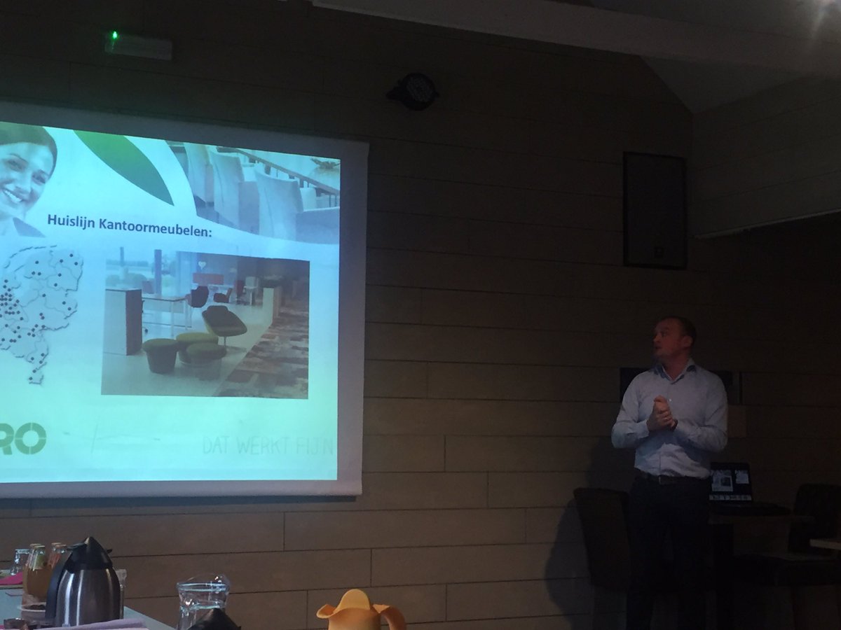 Presentatie <a href="/SchenkMaarten/">maarten schenk</a> <a href="/Maro_Bergen/">Maro kantoormeubelen</a> inrichting kantoor wordt steeds huiselijker.
