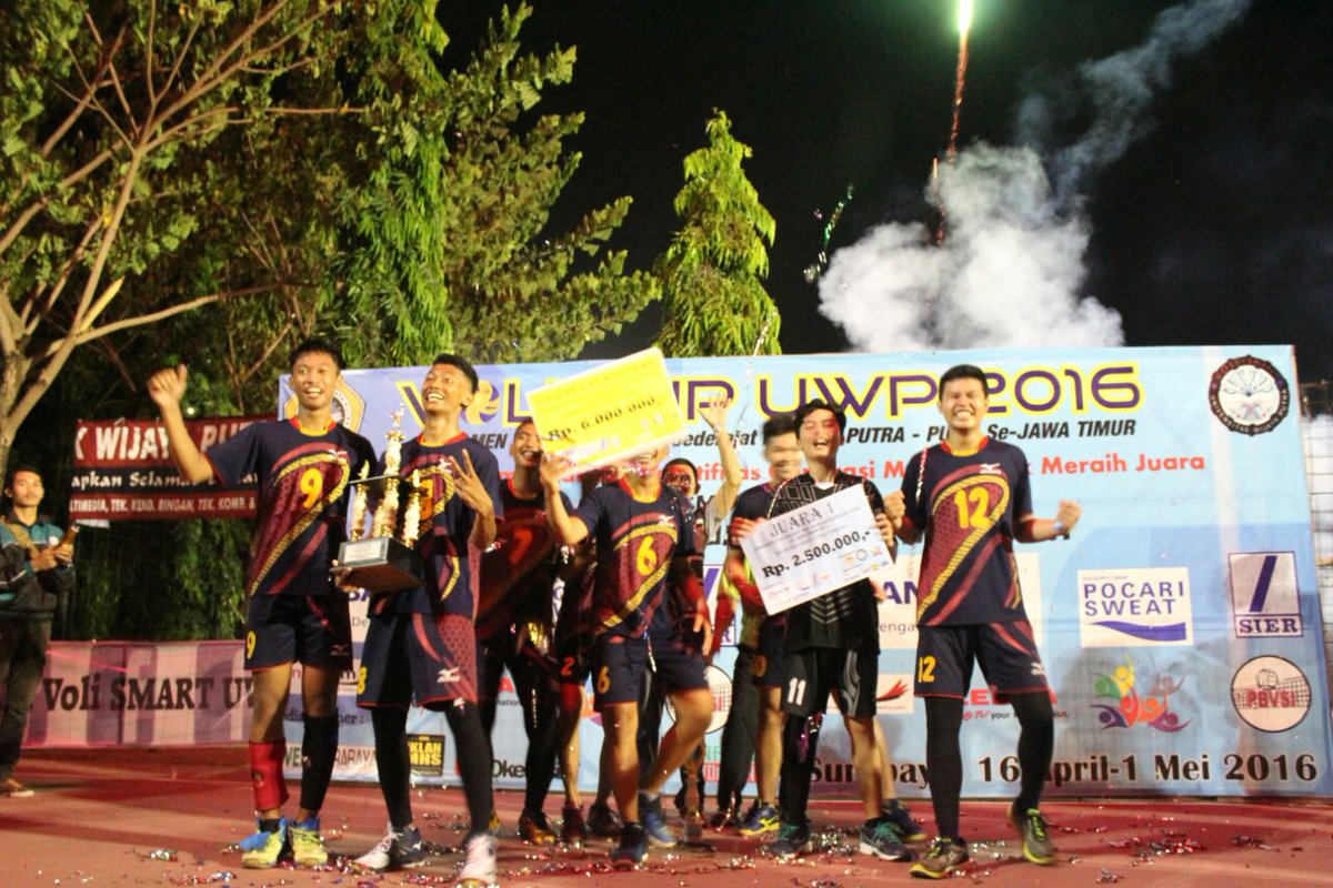 JUARA 1 #volicupuwp kategori putra
SMAN 10 SURABAYA