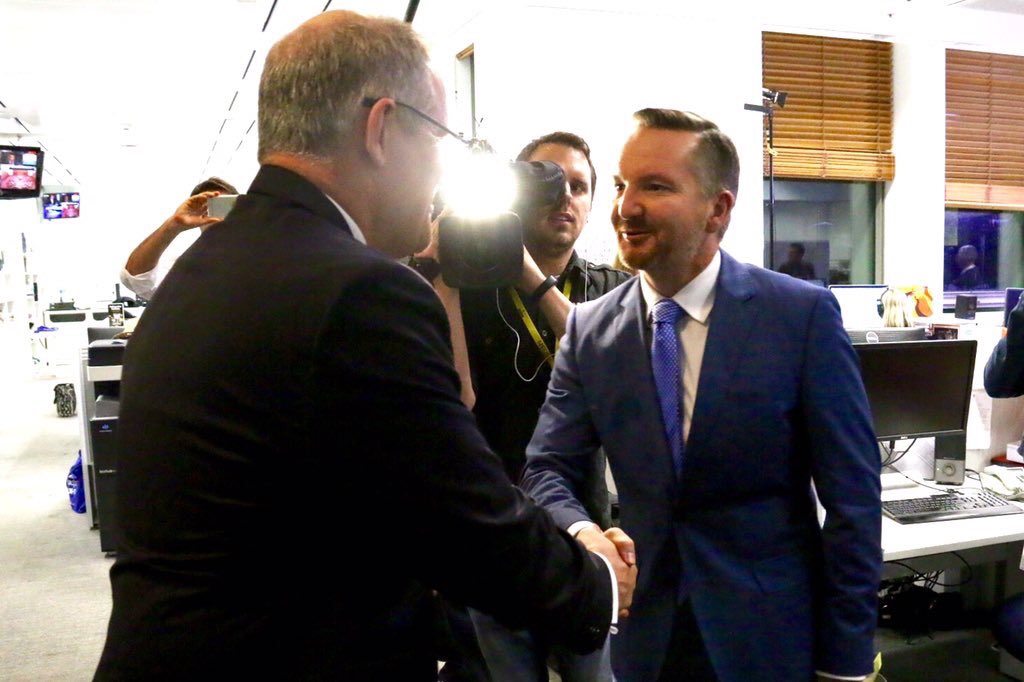 SirMickW's tweet photo. Morrison to Chris : What's that shit on your face, bloke ? https://t.co/tcPQl7HyRP