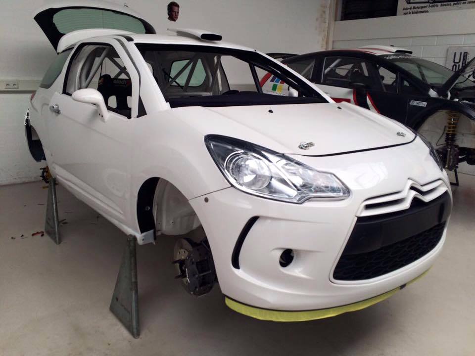 RallyinAfrika's tweet photo. #JWRC :Namibia @thilohimmel Nico's @CitroenRacing DS3  getting prepped ahead #WRC @rallydeportugal #RallyinginAfrica https://t.co/sNlI6nL1Iv