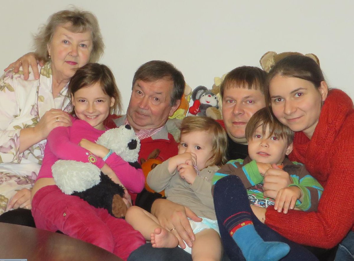 Moiseich's tweet photo. @Beznisko_O Здравствуй, Олег! Поздравляю Тебя с Днем Рождения! Счастья, Здоровья. Благополучия и Многая Лета 3.05.16 https://t.co/frvdRzNnEN