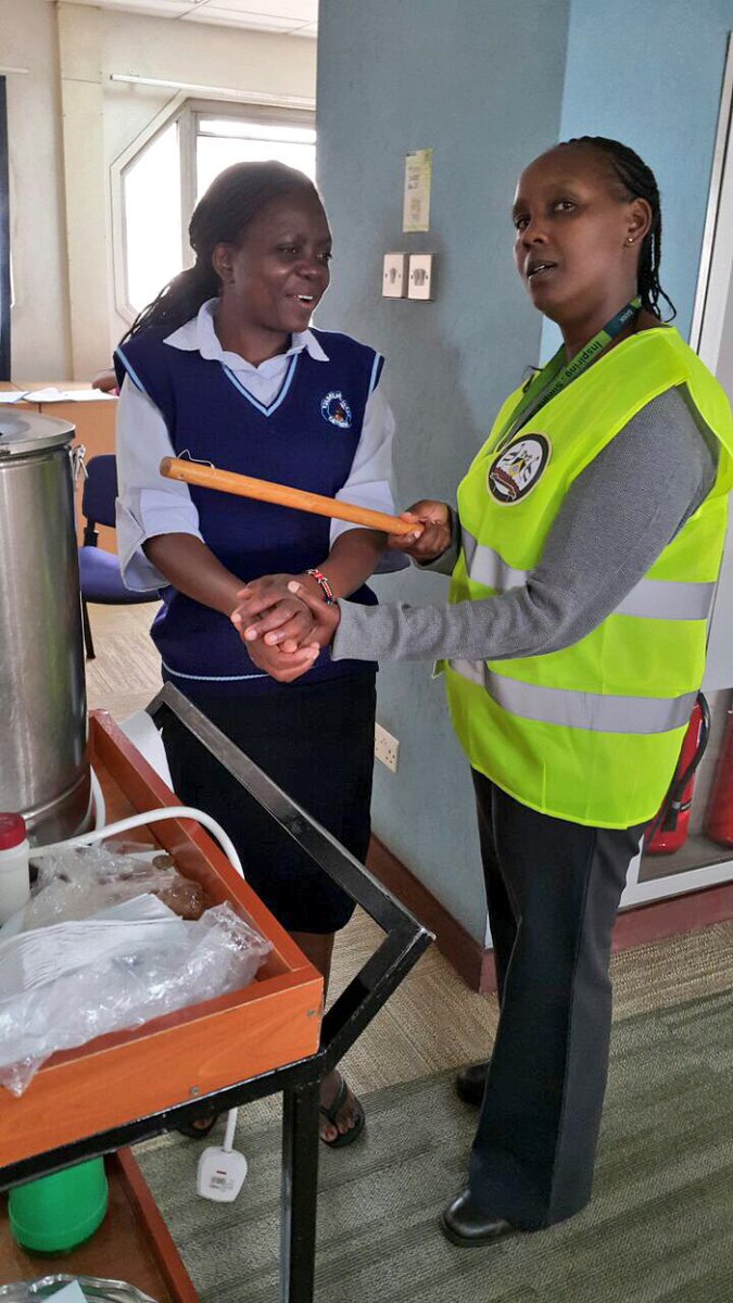 MurigiRichard's tweet photo. "@kuirab: These ones have to be my best ones yet lol #KCBHustles @kcbgroup https://t.co/IaIzwTFmsl" this one is the best, cant stop laughin