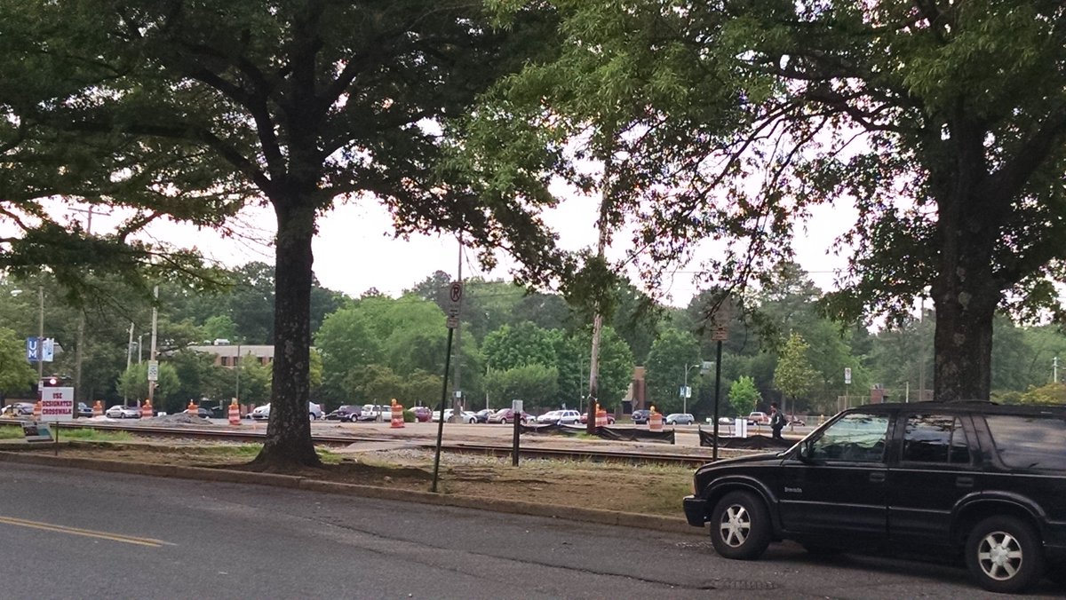 earlefarrelltex's tweet photo. Police are investigating an overnight murder and another shooting https://t.co/IpkTPqc5nr https://t.co/KrOJcKQIxk