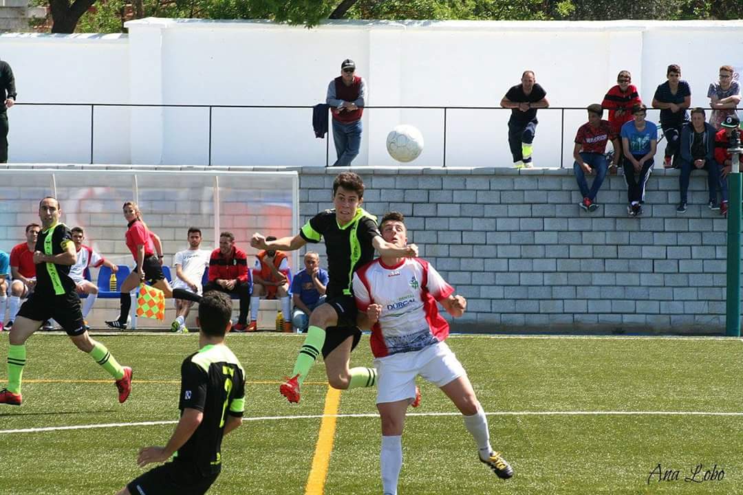 CFReinoGranada's tweet photo. Puedes ver la galería completa de nuestro último partido ante el @ClubDurcal en nuestro perfil de Facebook. https://t.co/rBPv5y08HJ