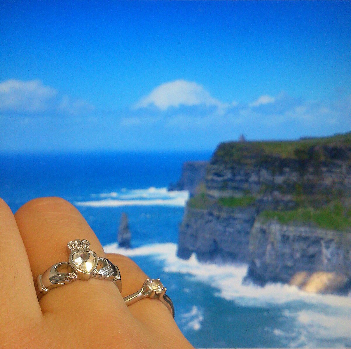 acidavalproica's tweet image. #Claddaghring and #mohercliffs: what else?