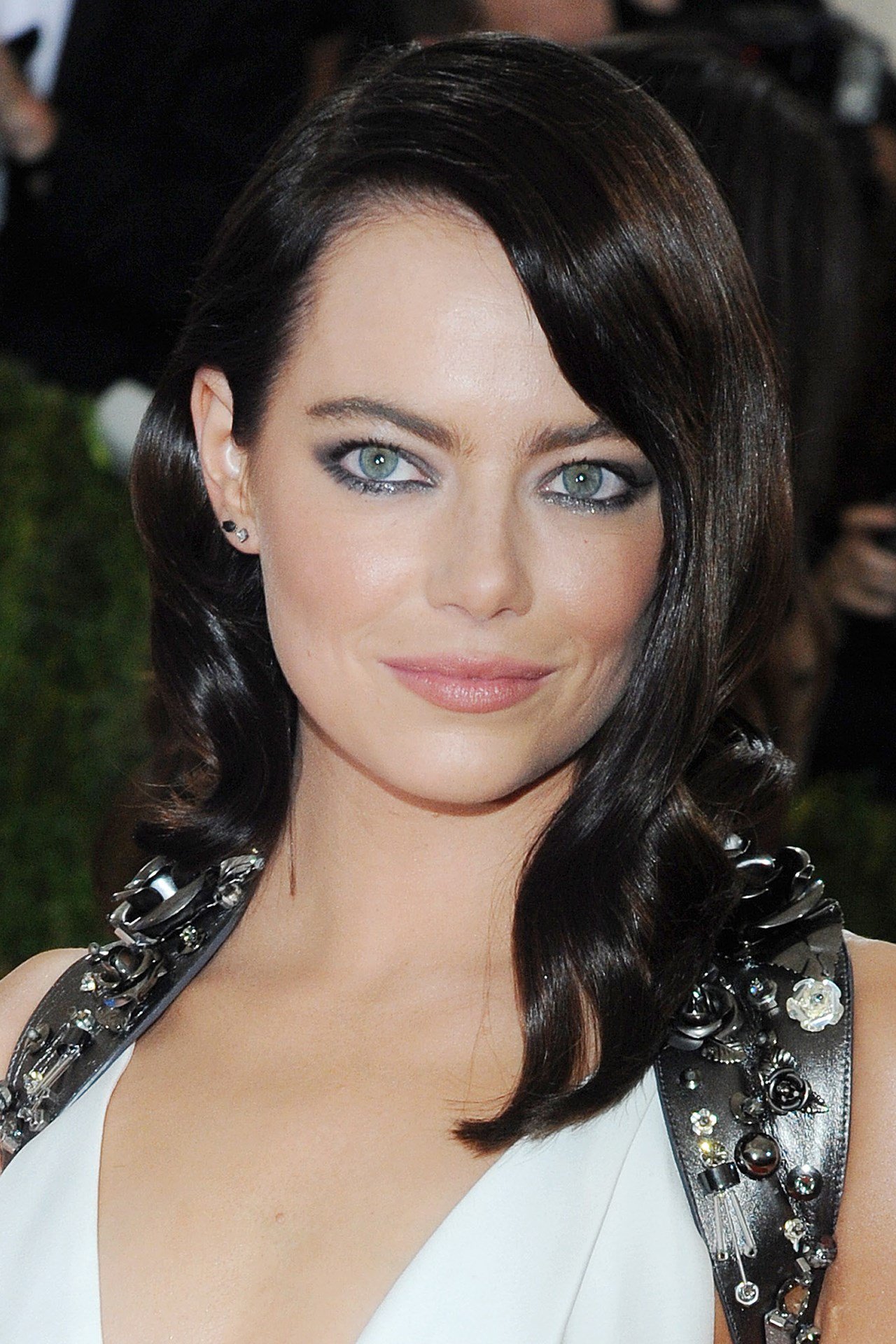 British Vogue On Twitter Did You See Emma Stone S New Dark Hair