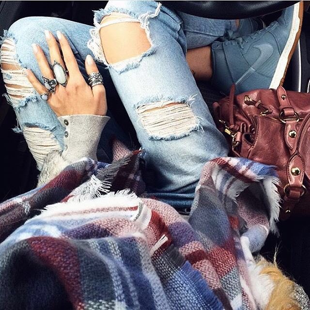 manifestitmommy's tweet image. My different style moods, my shoes say it all 😘