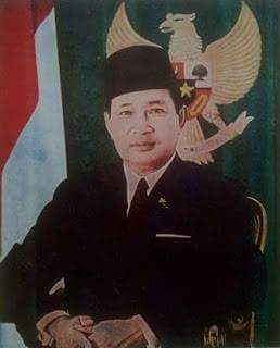 PERWIRANKRI's tweet photo. MANA MAHASISWA YANG DULU TERIAK-TERIAK"REFORMASI"
SEKARANG RAKYATKU NASIBNYA GIMANA... TAMBAH ENAK OPO SENGSORO ?!? https://t.co/epBvQzZShV
