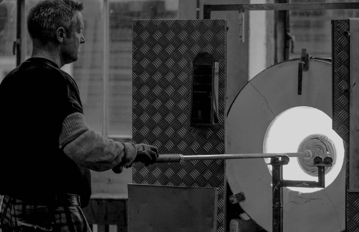 ingeborg_anne's tweet image. The Process ~~ #hadelandglassverk #glassworker #glasshytta #glasshut