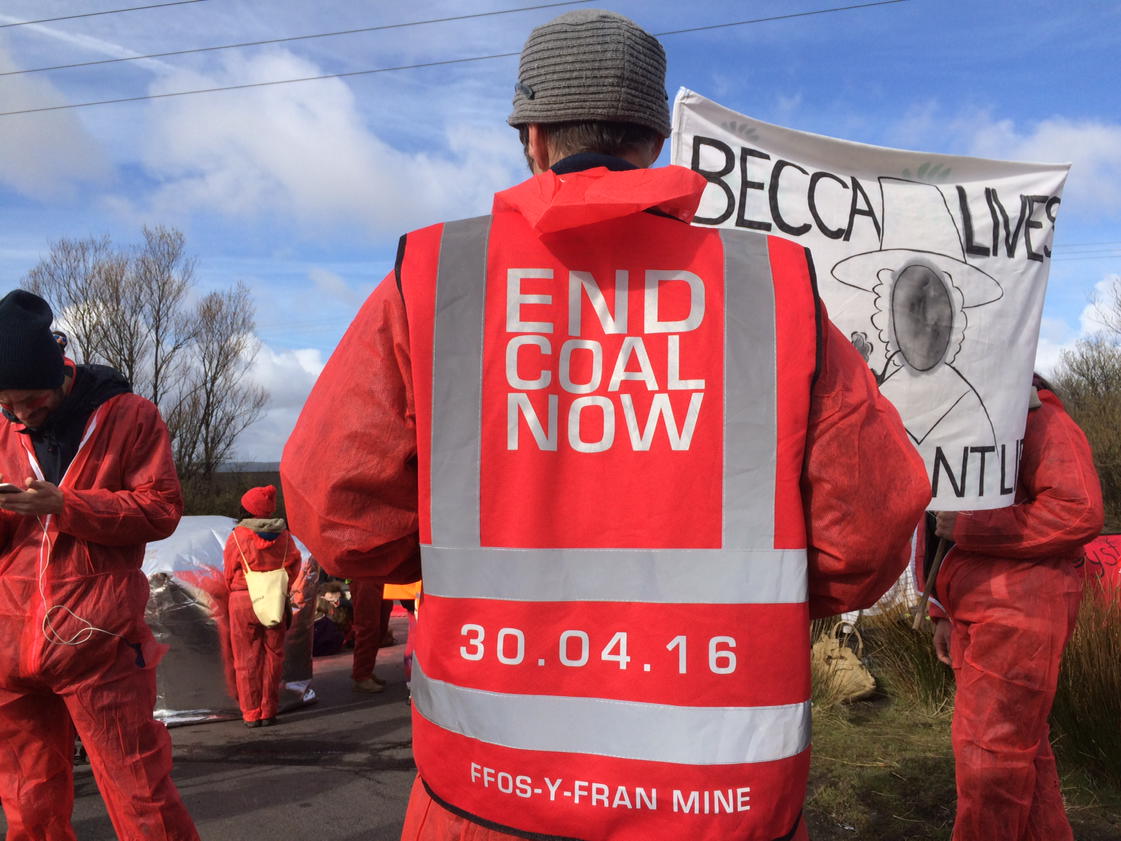 Climate protesters invade UK's largest opencast coalmine | Environment ...