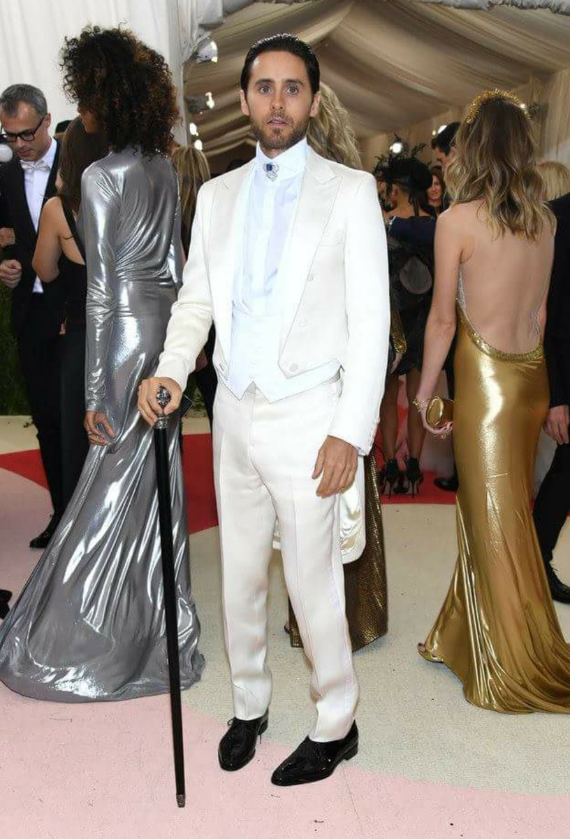 Omg_Spiderman's tweet photo. Charlie Kelly looked amazing at the met gala last night 😍😩👌🔥💯 https://t.co/qbphVd76NI