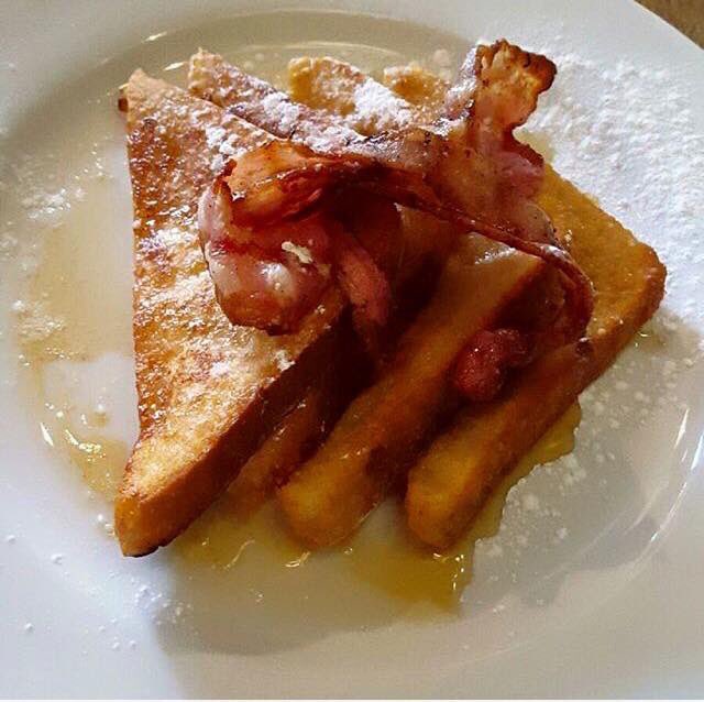 Sadly the long weekend is over and it's back to working life. There is always time for breakfast though...