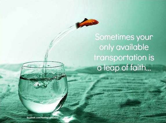 #좋은시 #인생찬가

인생찬가

이 세상 넓고 넓은 싸움터에서
인생의 노영 안에서
발 없이 쫓기는 짐승처럼 되지 말고
싸움에 이기는 영웅이 되라

- 롱펠로우