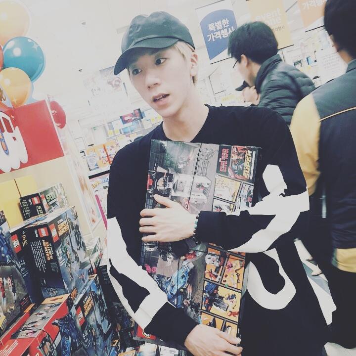 2014_HOTSHOT's tweet image. #문규 휴일날 #레고 구경 #레고  쇼핑 재밌엉 ㅎ 다같이해요ㅎ
#머리좋아짐