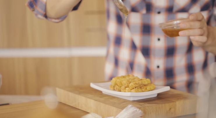 MSandovalCOQUE's tweet photo. En #CocinaConGusto, vamos a preparar un aperitivo de berenjenas fritas con miel de caña https://t.co/qAN4wLL9E9 https://t.co/BAduS22eXy
