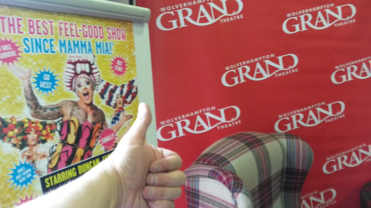 AndyWaltersWM's tweet photo. @martynhaynes At the Grand Theatre. Backstage. https://t.co/3LHpeyooHp