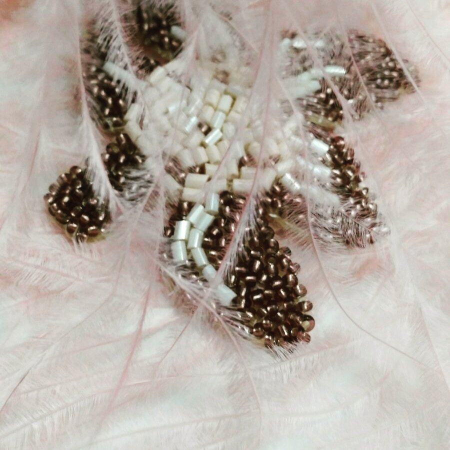 LasavisMadrid's tweet photo. Hand embroidered flower. Do u like it?
#handmade #flowers #wedding #headpieces #fashion 
https://t.co/mzAsNM1BHY https://t.co/NQGZaxNW55