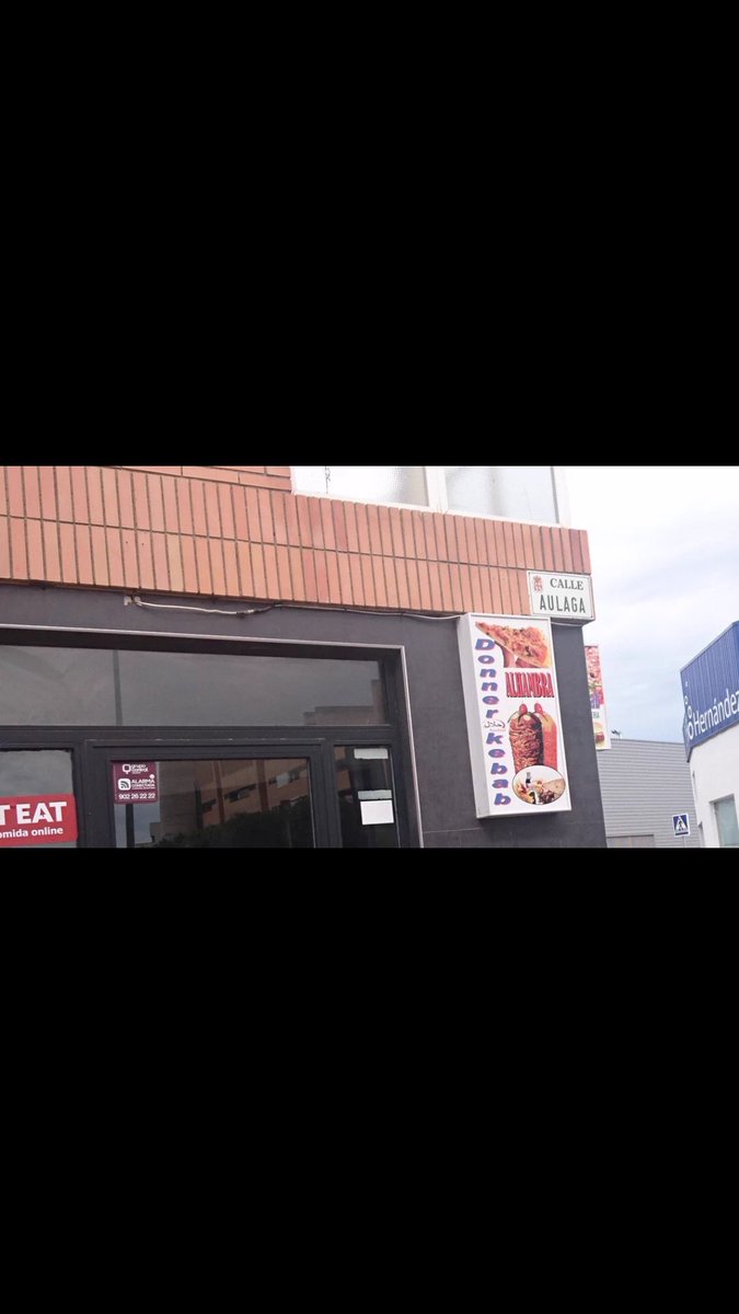 Mariapolloo's tweet photo. @aytoalm podeis hacer el favor de arreglar esta carretera?por que teneis a mi amiga @JennySD7 Indigna,trabajar ya!! https://t.co/0fWXGHz9D5