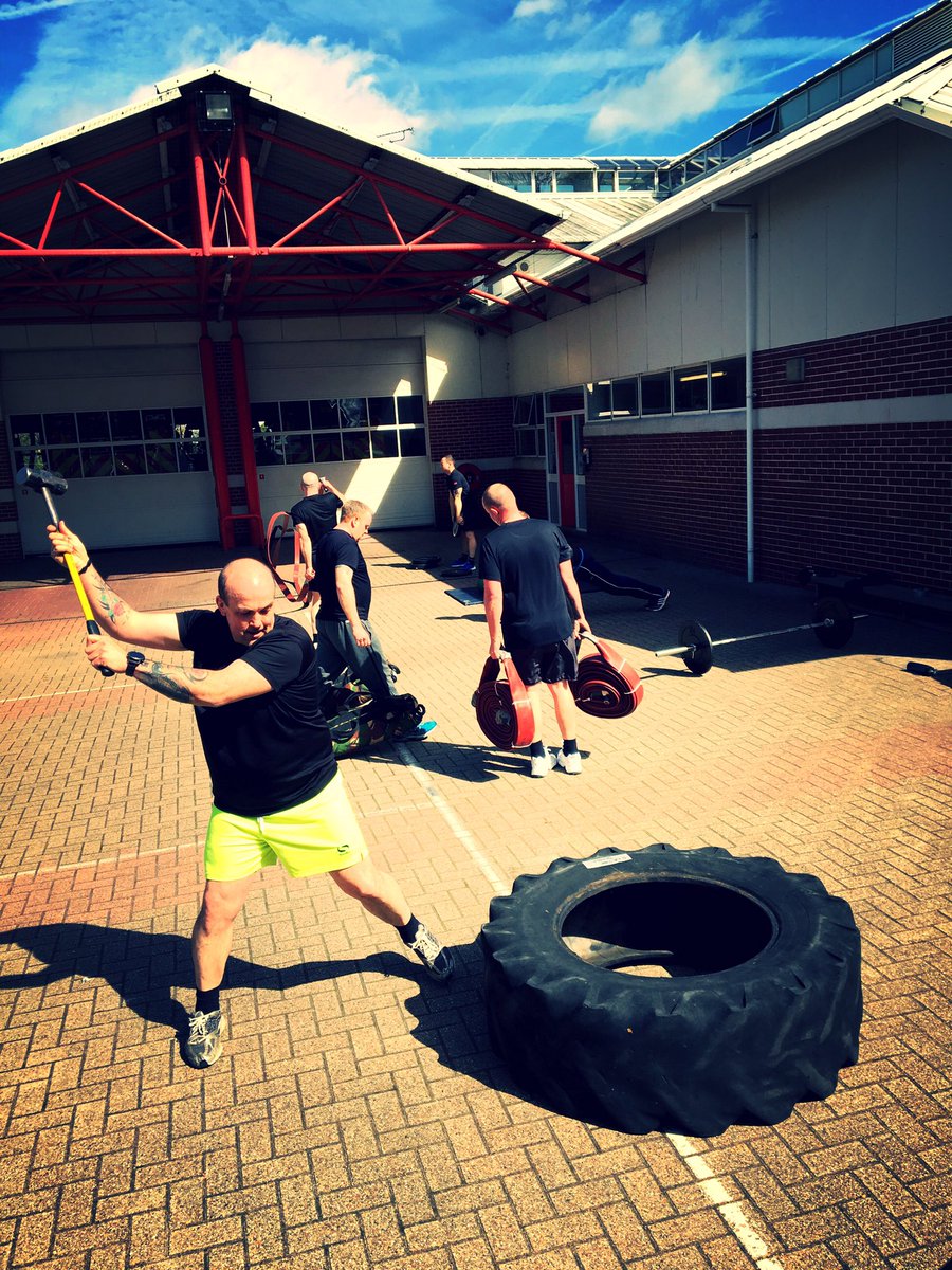 Rushmoor02's tweet photo. #GW02Training
Morning functional fitness for us with some #FunInTheSun whilst staying #OpsFit @HFRS_Training https://t.co/8e1kediAGe