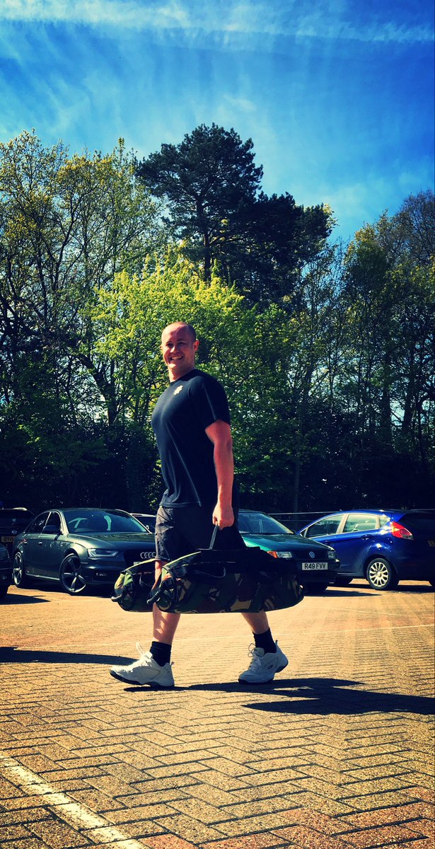 Rushmoor02's tweet photo. #GW02Training
Morning functional fitness for us with some #FunInTheSun whilst staying #OpsFit @HFRS_Training https://t.co/8e1kediAGe
