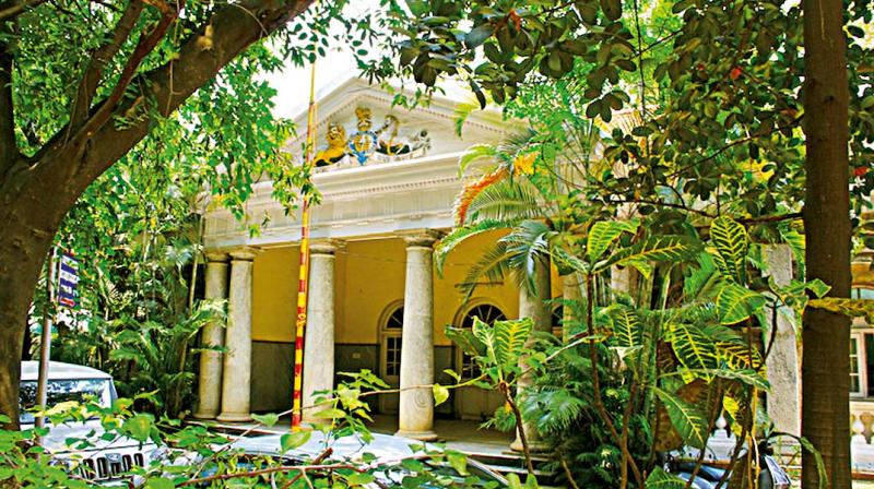 IntersealSW's tweet image. South-facing homes with grey glass windows is the best formula! ow.ly/4nmoWI