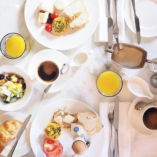 PontSt's tweet image. We spent the bank holiday the right way with a long#brunch! 📷@ejvifreedom ift.tt/26OcBbQ