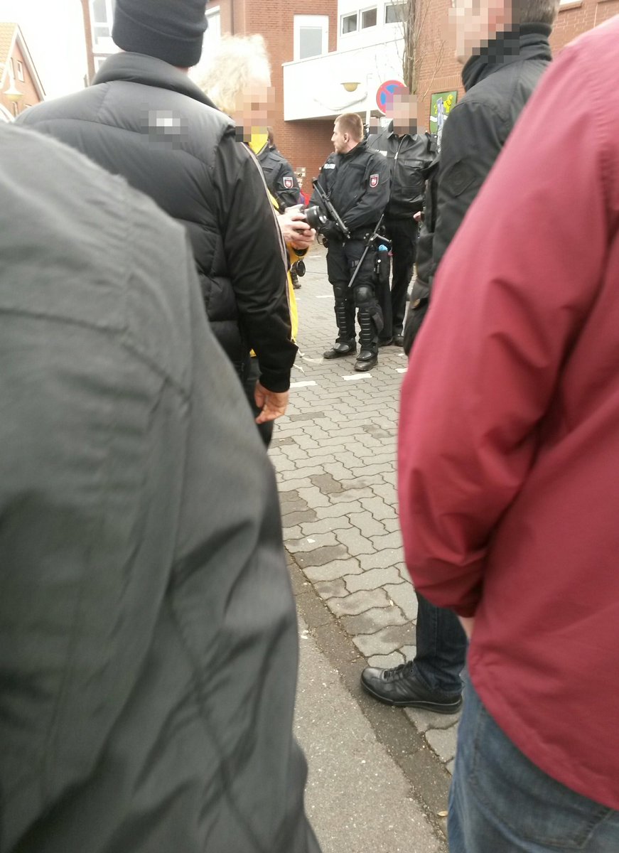 #DankePolizei ermittelt gegen Genoss_innen wegen Störung einer Nazikundgebung mit Trillerpfeife #NoNazisHH