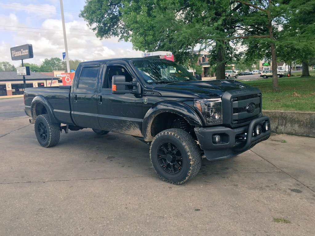 Wildboyspickups's tweet photo. #F350 #blackops https://t.co/VZqlypWFtd