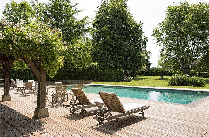 bbcomfrance's tweet photo. Envie de vivre la vie de château le temps d'un #weekend ?  > https://t.co/1slaVcbzGp https://t.co/ShmsNXX1Hf
