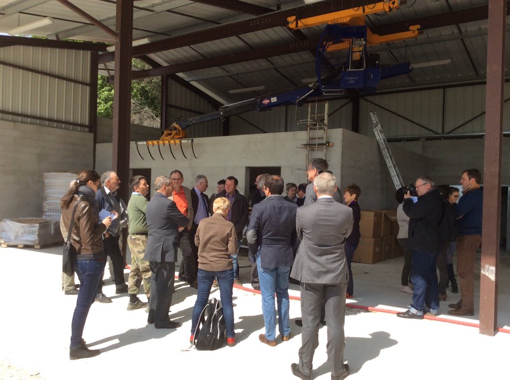 Prefet26's tweet photo. #plantesaromatiques Découverte de l'EARL Breymand à #saintrestitut : 100 hectares : thym, origan, coriandre, aneth.. https://t.co/IjouCW5oHN