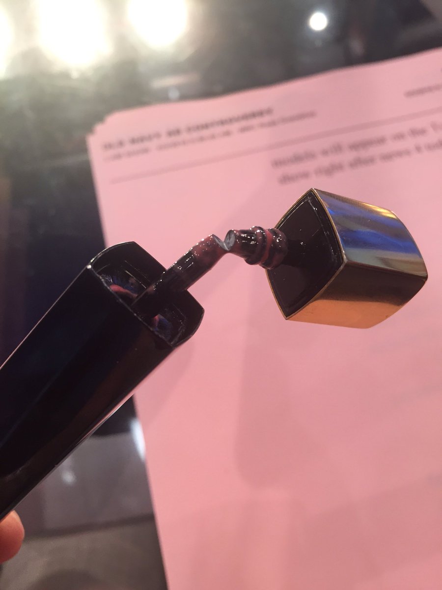 eunyangnbc's tweet image. Lipgloss fail. Now what? #anchorproblems
