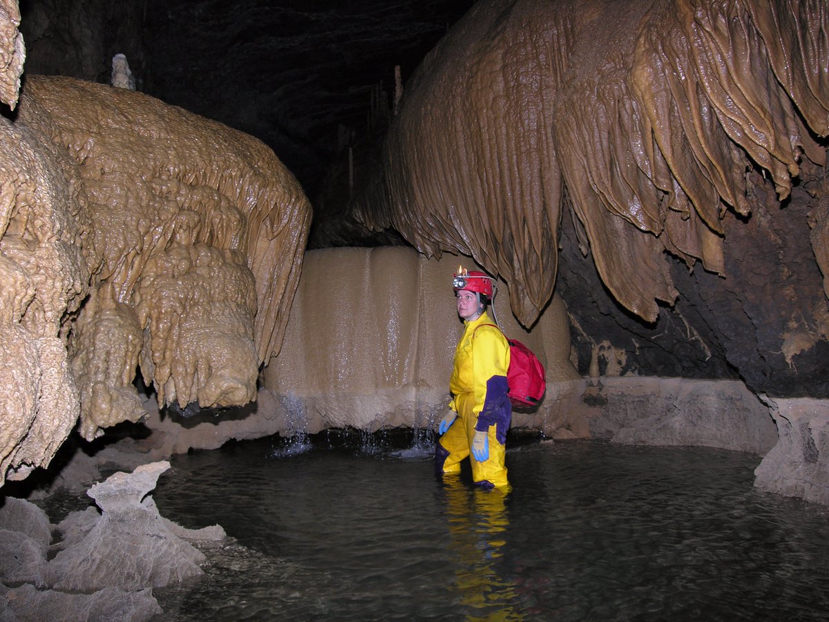 Limestone caves in #Meghalaya
#boutindia #adventure #TravelDeep #TravelIndia #TourIndia #caving #Meghalayatours