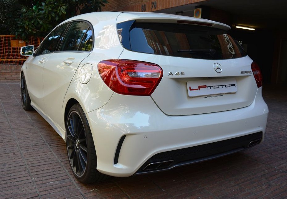 lpmotorbcn's tweet photo. MercedesBenz #A45 #AMG por 38.760 euros + IVA y cambio de nombre incluido. Lobo con piel de cordero.
#LPMotor https://t.co/ft6Txw3WfW
