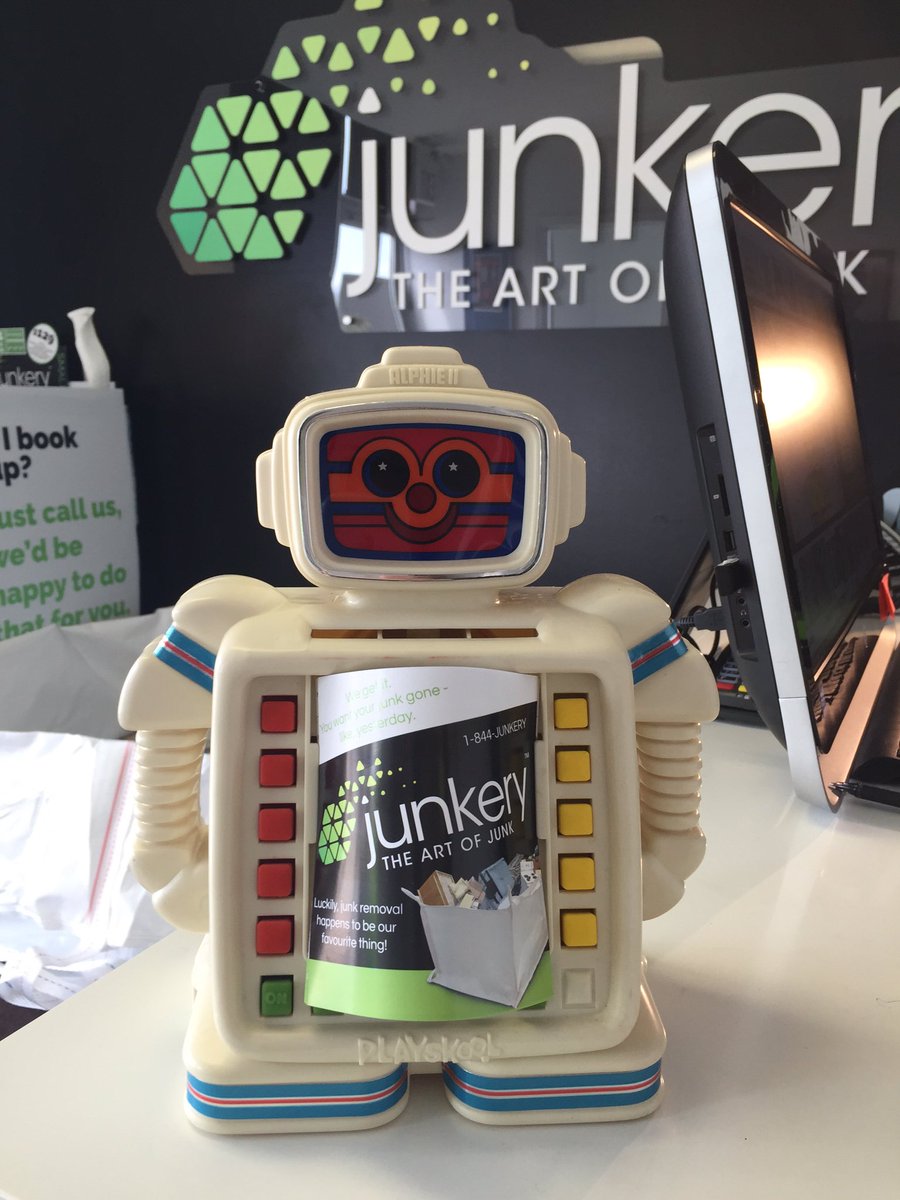 TheArtofJunk's tweet photo. Junkery's upgraded our computer system to this fancy 33 year-old model! @playskool Alphie II #cooljunk #halifax https://t.co/PTgxsPswzw