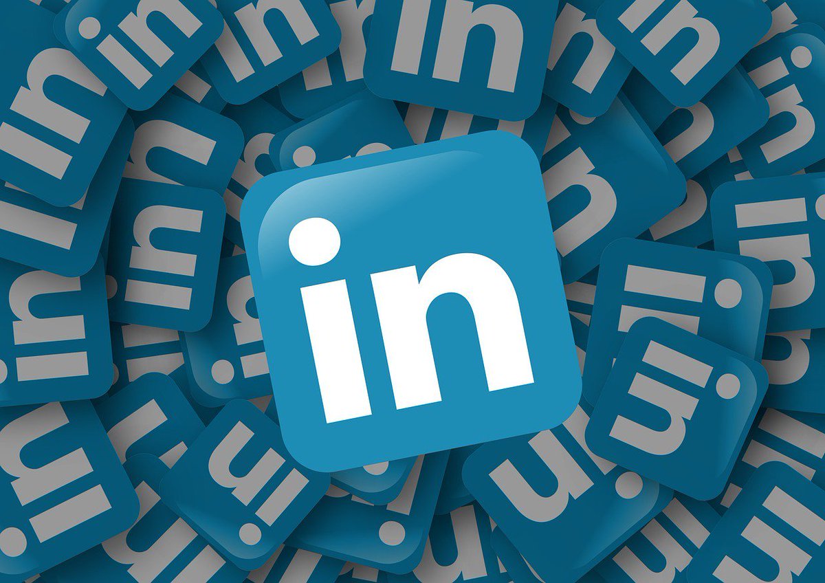 SocialMatrixHub's tweet photo. Some fab FREE articles on using #LinkedIn in your #socialmediamarketing. https://t.co/CILytQIRja #LinkedInFocus https://t.co/Som83JtBPO