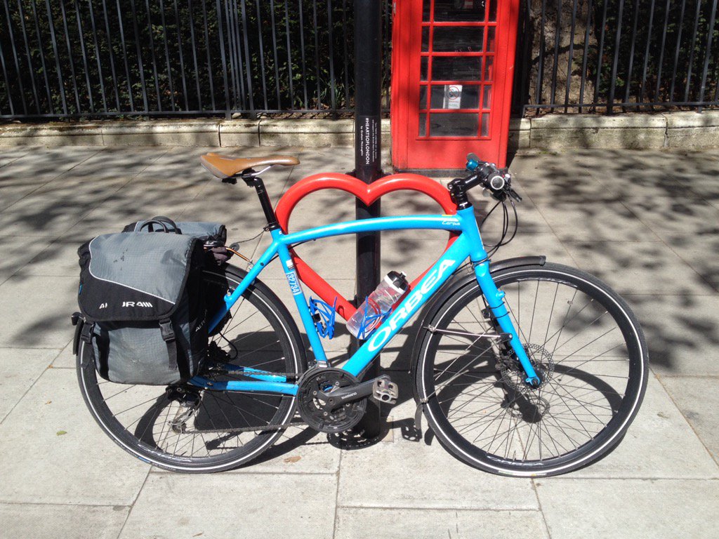 lauriejlee's tweet photo. Cycling is good for the #HeartsOfLondon #CS8 https://t.co/8EmcArNJbZ