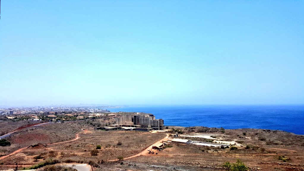 mamouchkadiop's tweet photo. La terrasse du Phare des Mamelles aménagée pour contempler la belle vue sur #Dakar.
#HelloDakar #Kebetu #Senegal https://t.co/3Kdna5XKpa