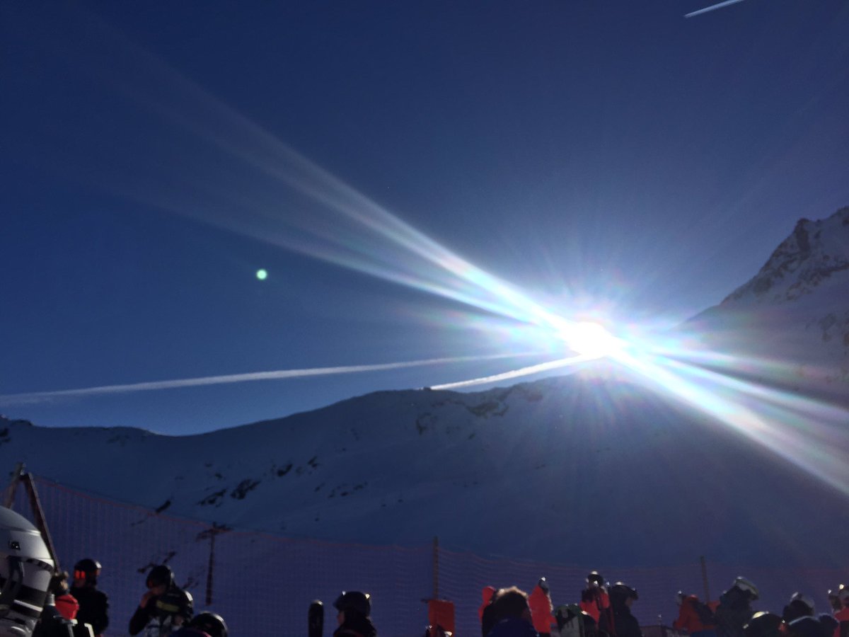 Snowtime_Travel's tweet photo. Vanochtend vroeg om 07:30 waren de First Tracks: we mochten als aller eerste de piste af! #DutchweekSnowtime https://t.co/mPj3YdV2np