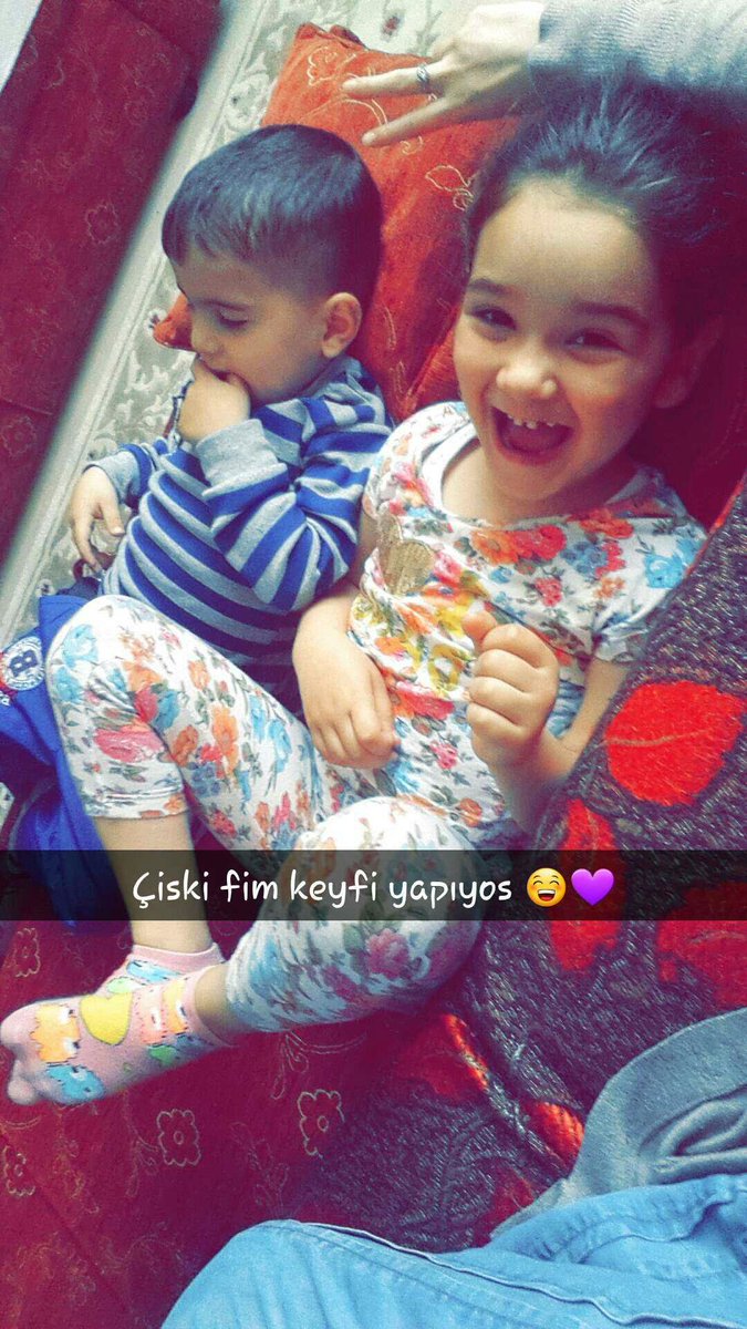 cumerve1907's tweet photo. Bugün günlerden çocuk bakıcılığı 😊💞 kandil şekerlerim benim #Abdulsamed #Durdane https://t.co/0Sf0jjPt13