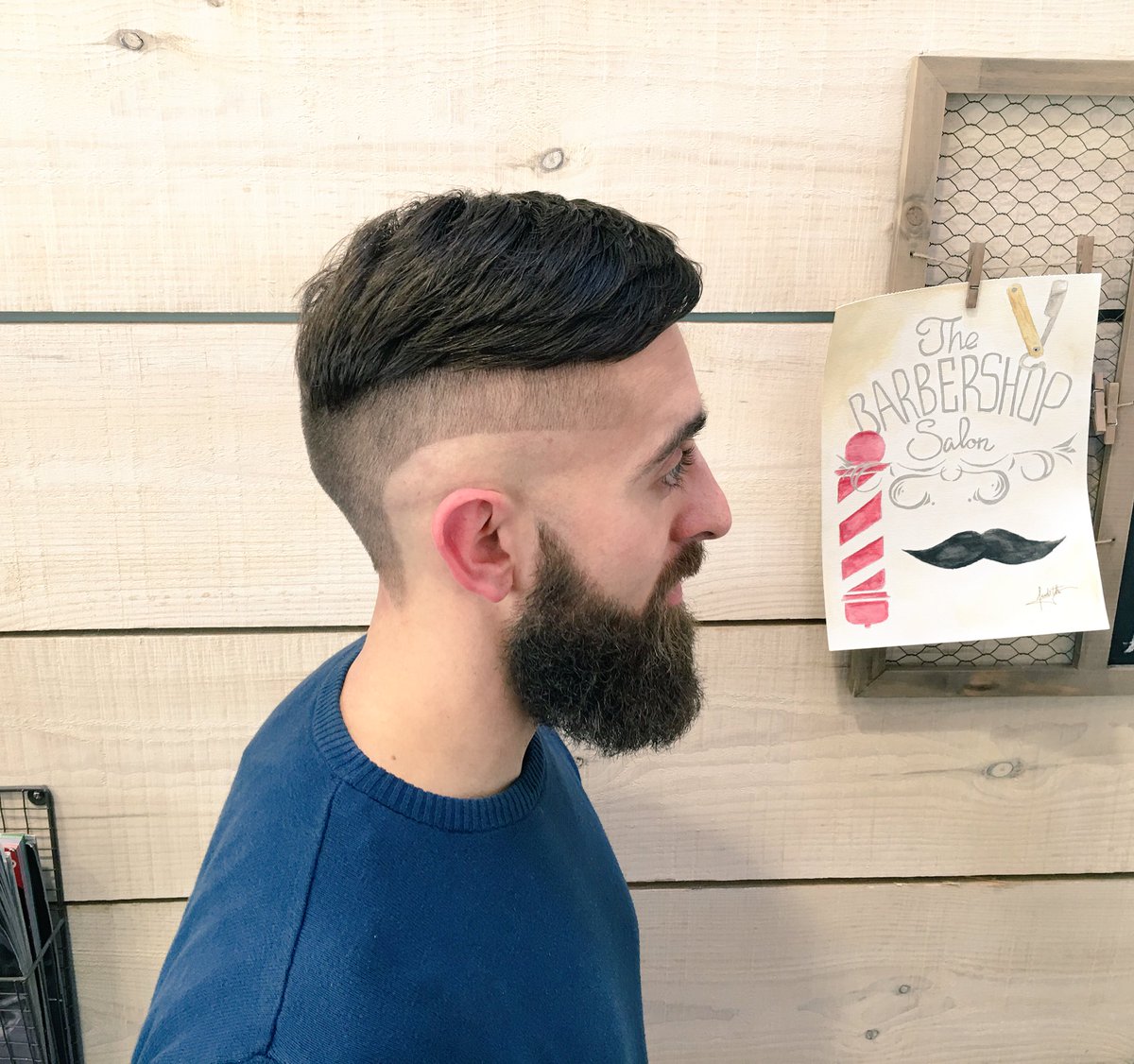 VOGAestilistas's tweet photo. Aquí os dejamos con un súper corte para chico, nos encanta poner nuestro sello! #CorteDeChico #BarberShop https://t.co/suFmREI5vG