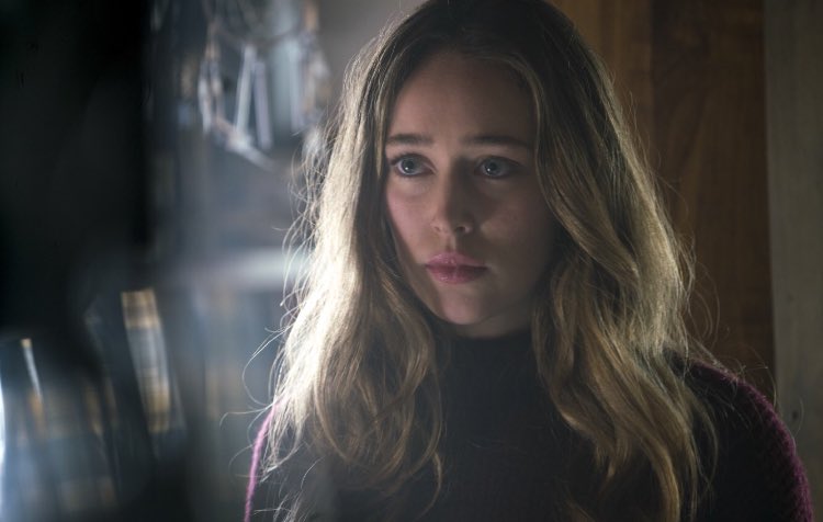 FearTWDUpdates's tweet image. Stills Of @DebnamCarey In 2x5 "Captive" #FearTWD