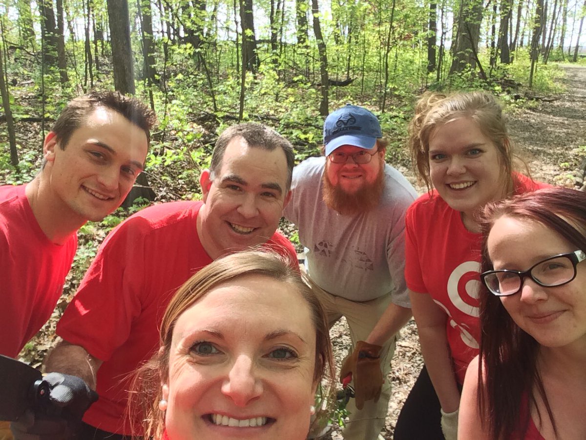 Park cleanup! Loving RWOS!
#D114givesback #maggiethaden #Melissabeglinger