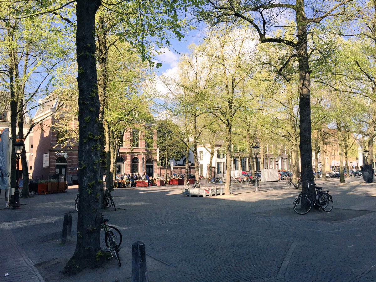 hansvantelling's tweet photo. Mooi #verstild stukje binnenstad #Utrecht | #Janskerkhof #OokDieHorecaBlijft https://t.co/IO66usTPXF